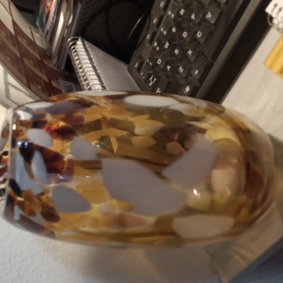 #755 Hand Blown Vase - Picture 2 of 3